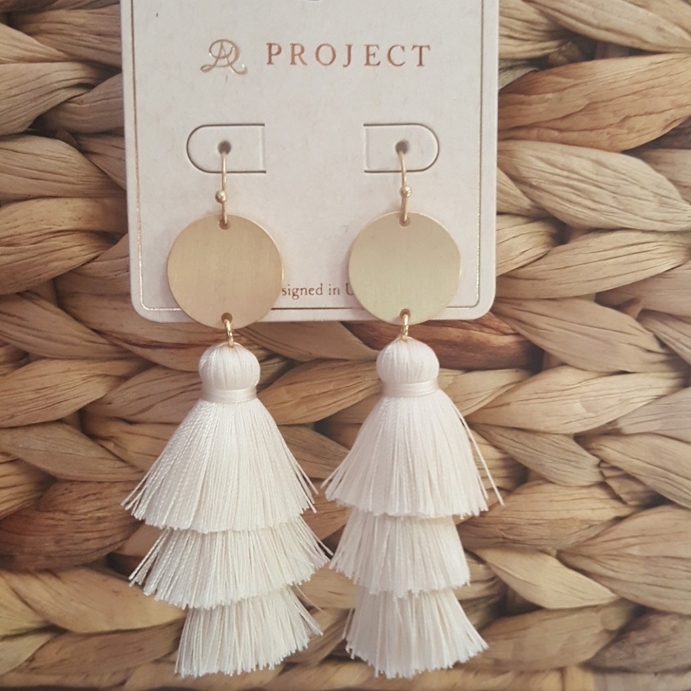 Trendy Boho Bohemian Style Natural White Tassel Earrings